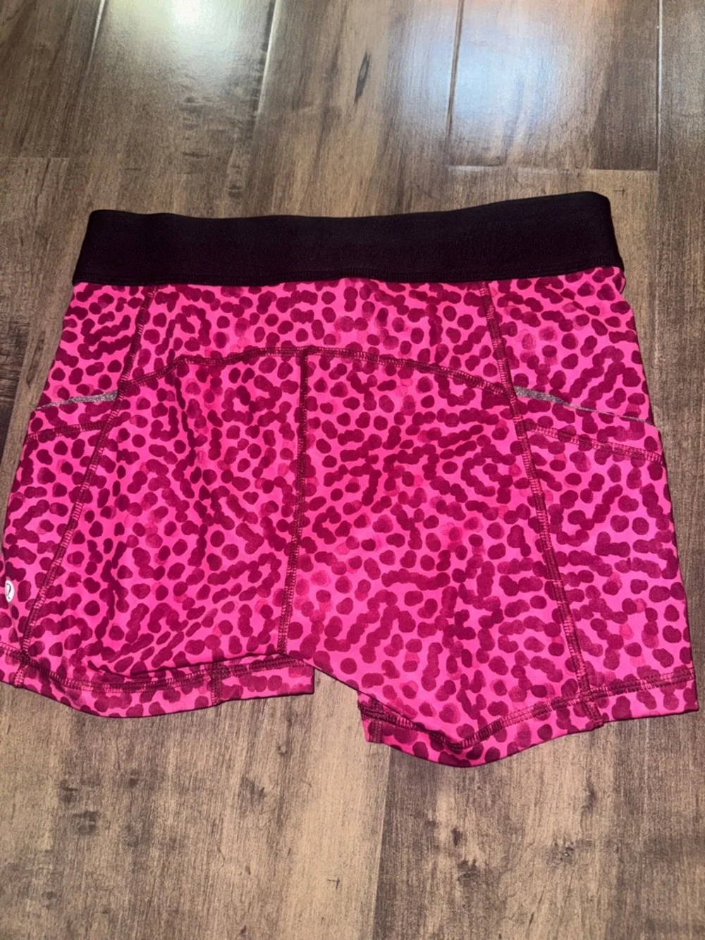 Lululemon Speed Shorts Pink Leopard Print Sz 6 Discontinued 2014 - Picture 7 of 8